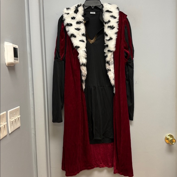 👑 Noble King Costume – Medieval Royal – Spirit Halloween – Adult SM/MD 👑 - Picture 5 of 11